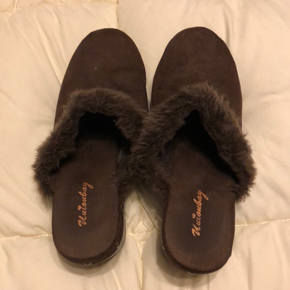 Brown Clogs with Fur